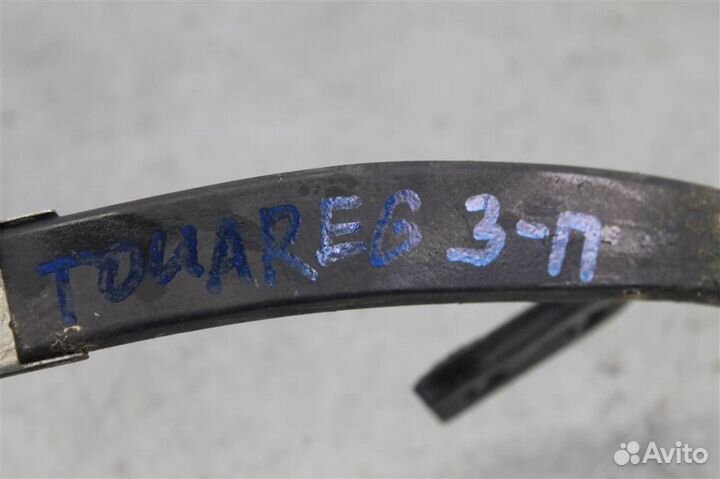 Петля крышки багажника правая Volkswagen Touareg