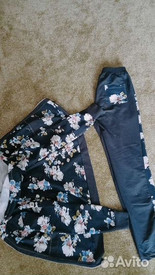 Спортивный костюм женский