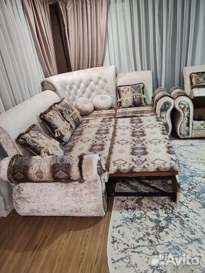 Диван с креслом в отличном состоянии