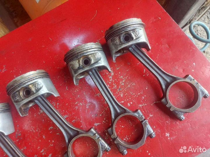 Поршень с шатуном VW Golf IV 1.4 16V AKQ AUA