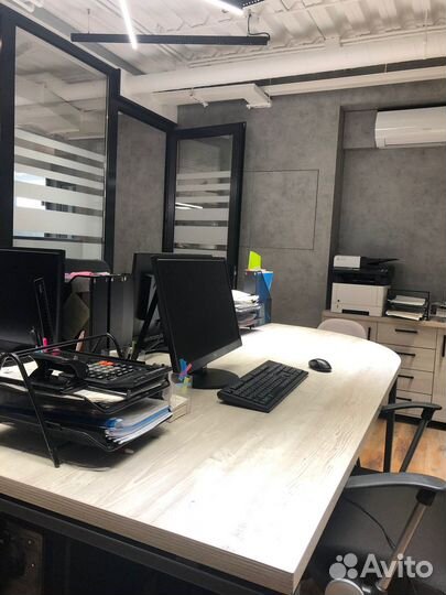 Три офисных стола из сосны касцины