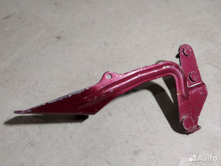 Петля капота правая Форд Фокус 2 Ford Focus 2