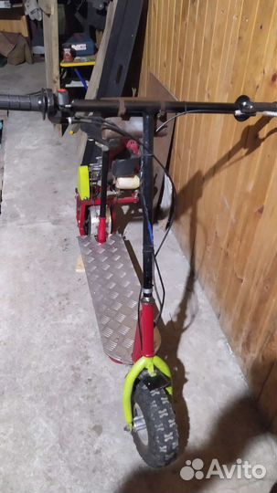 Самокат детский с двигателем