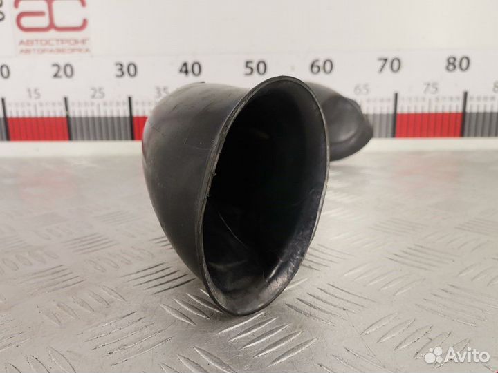 Патрубок воздушного фильтра Volkswagen Touareg 2