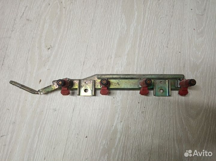 Рампа топливная Nissan almera N16