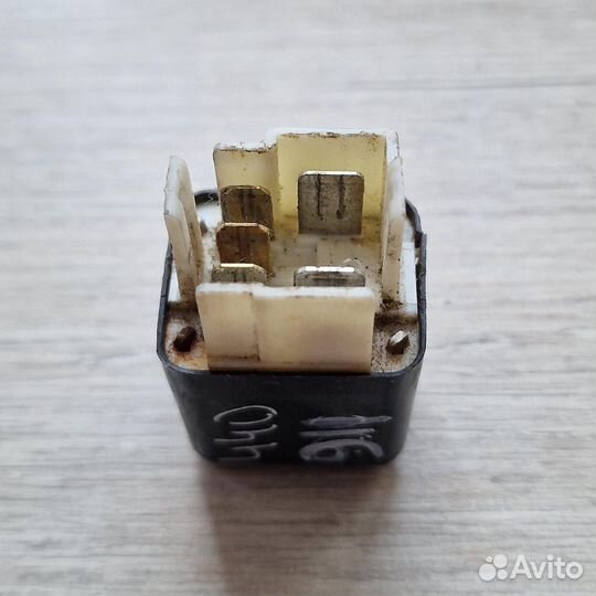 Реле вентилятора Toyota