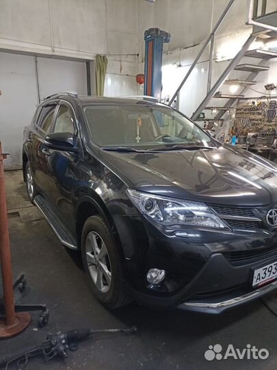 Подножки на toyota rav4