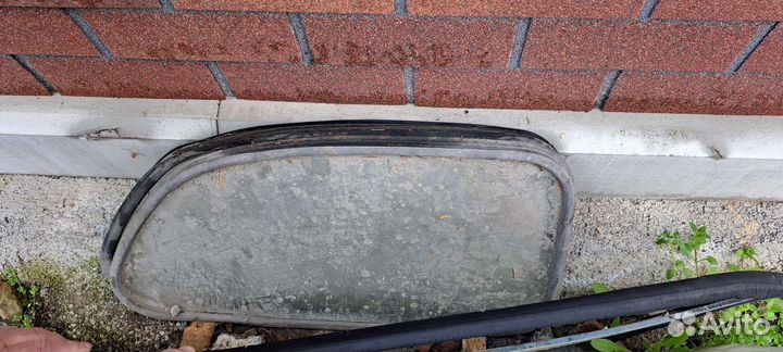 Лобовое стекло от горбатого запорожец