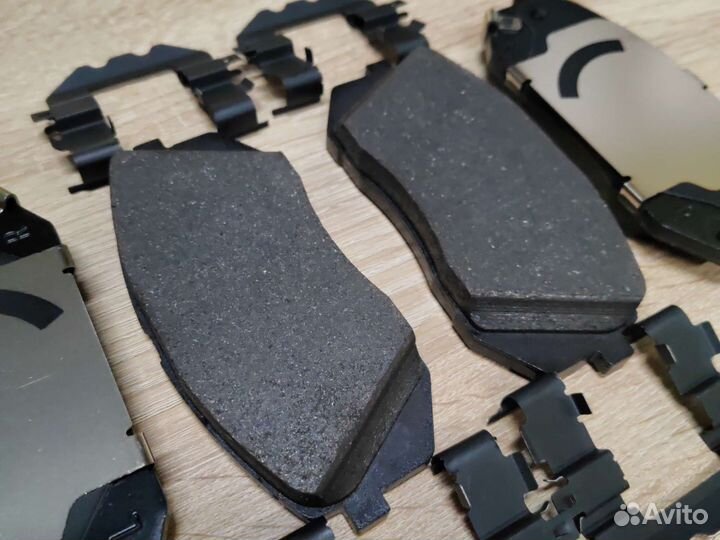 Колодки тормозные передние hyundai tucson 2016