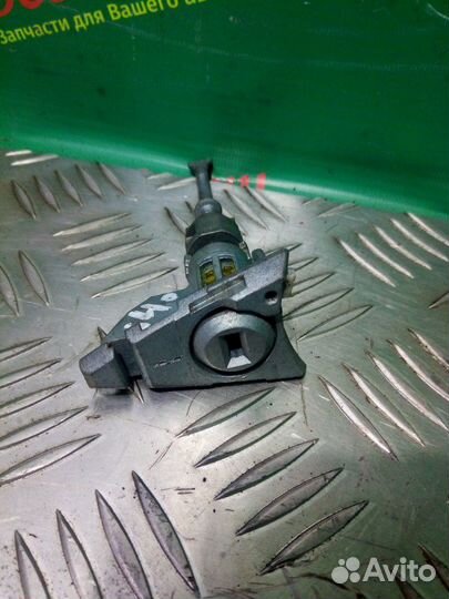 Личинка замка двери передняя левая Hyundai I40