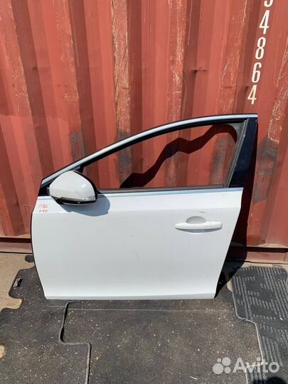 Левая передняя дверь Вольво V40 2поколение хэтчбек