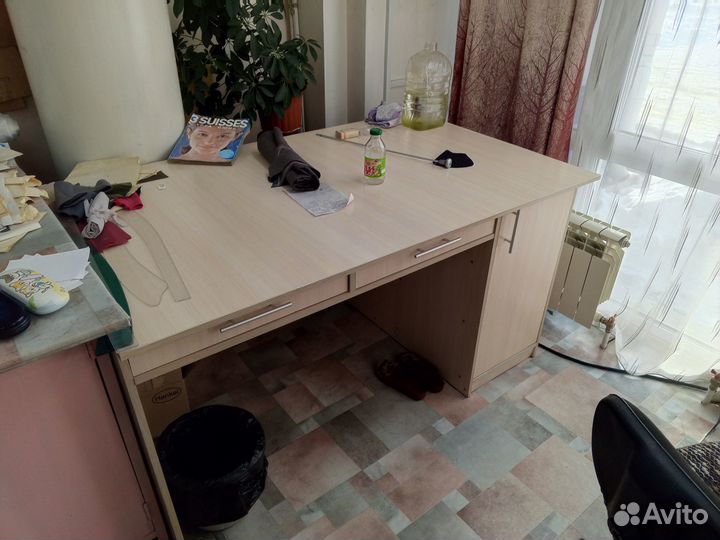 Стол