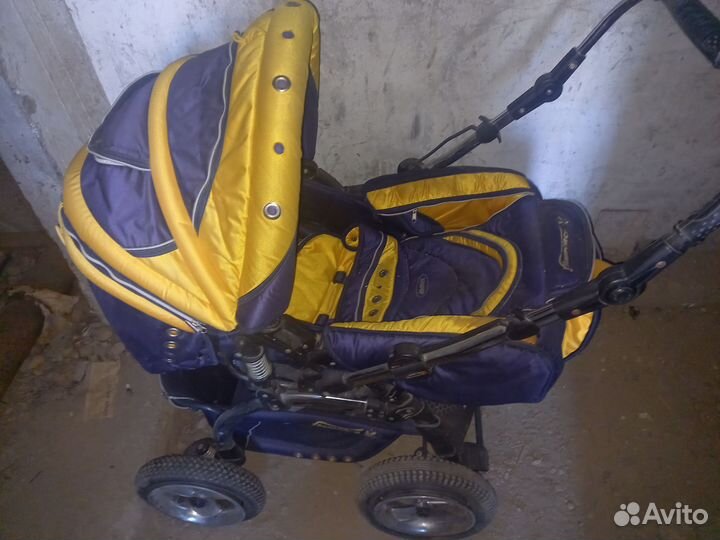 Коляска детская и краватка с матрасом