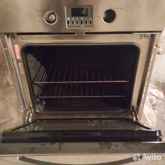 Духовой шкаф Ariston, в ремонт