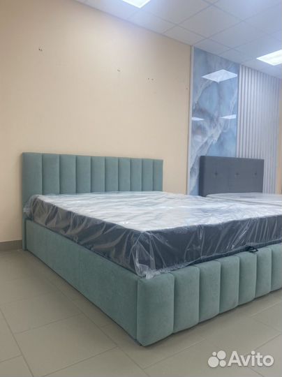 Кровать интерьерная