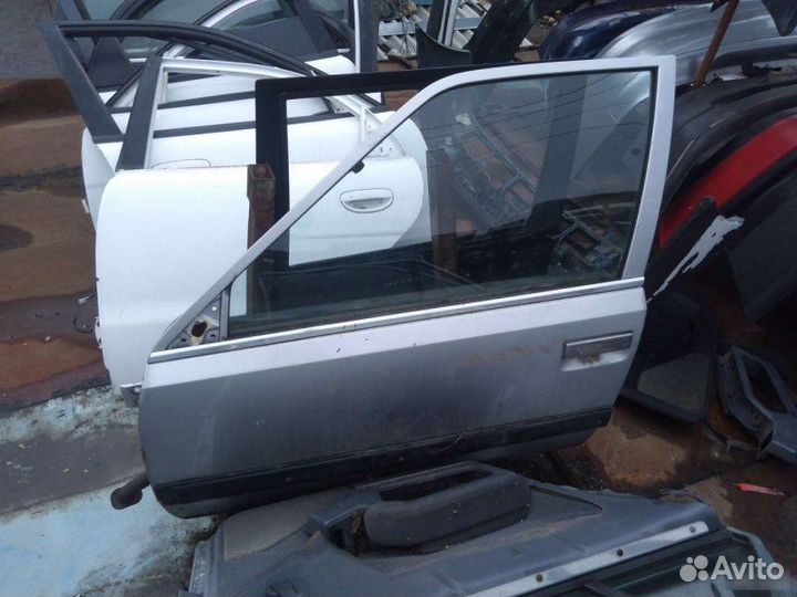 Дверь Renault 25