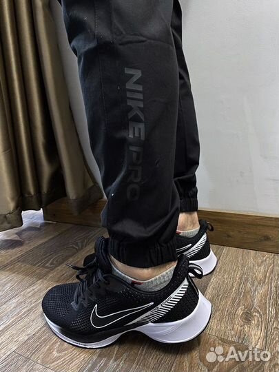 Джоггеры Nike