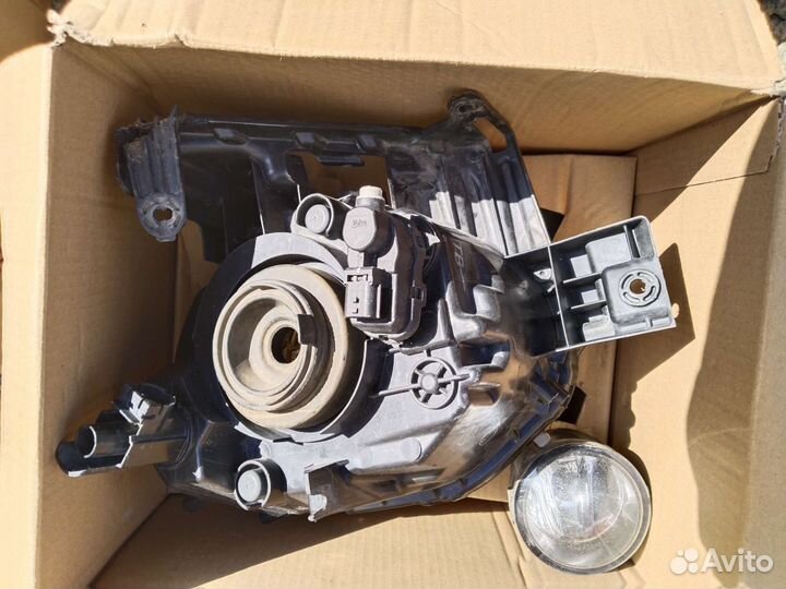 Фары на Nissan Juke