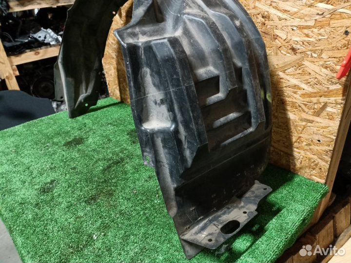 Защита арок (подкрылок) передняя левая Mitsubishi