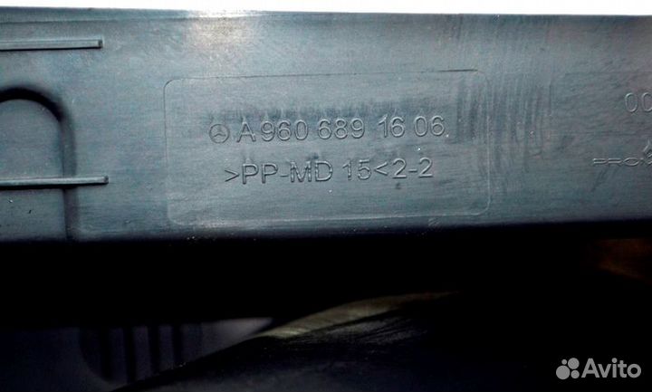 Пластиковая крышка торпеды mercedes-benz Actros MP