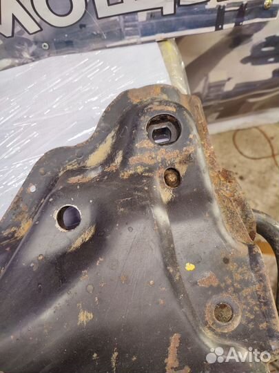 Подрамник Peugeot 307