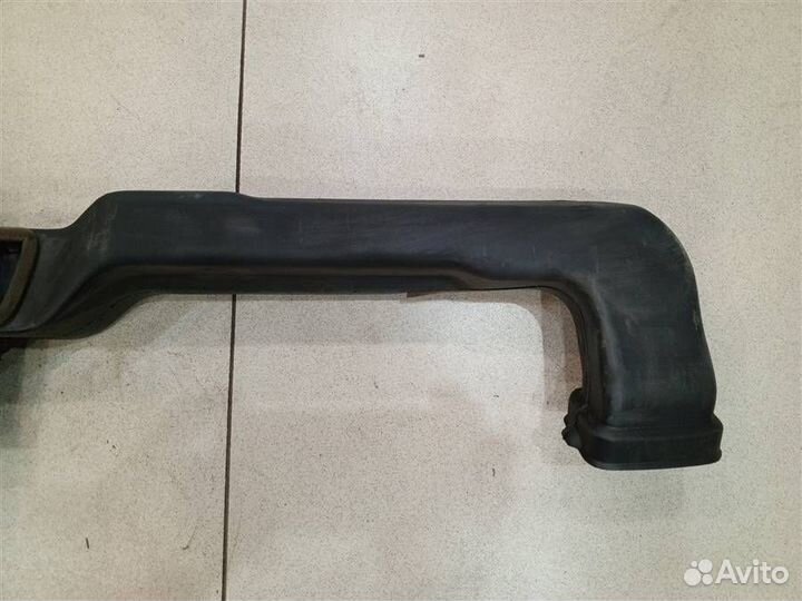 Воздуховод торпедо большой Mitsubishi Pajero iO 1