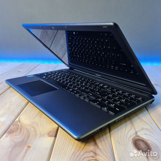 Ноутбук Acer E1-572G