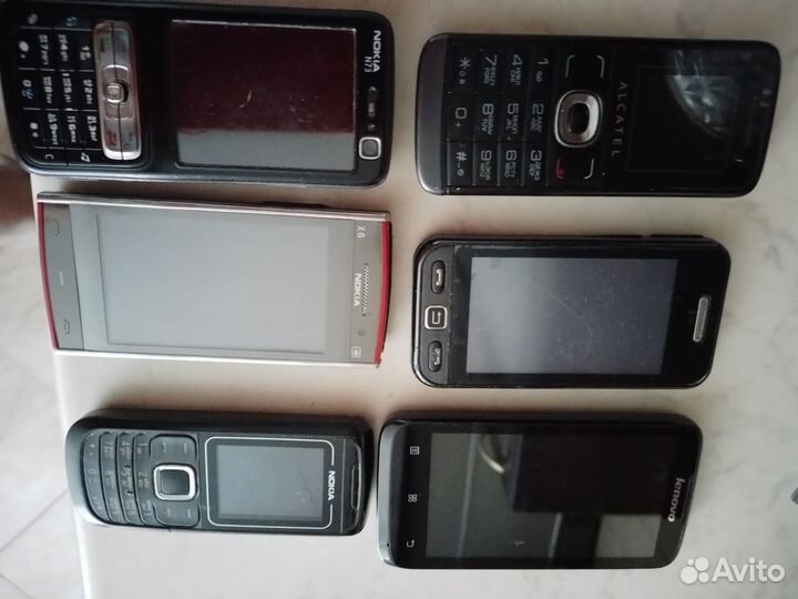 Телефоны и аксессуары