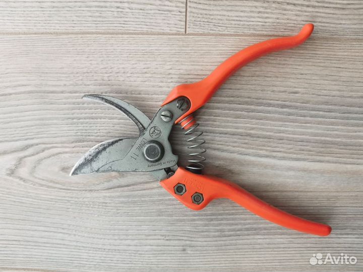 Секатор lowe 11.104