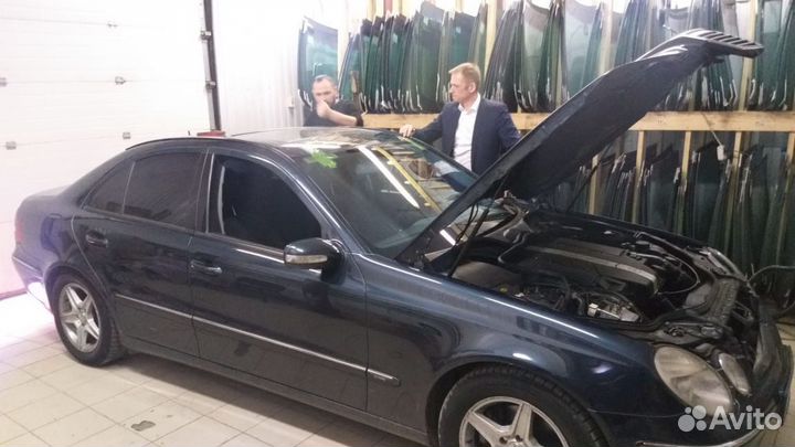 Лобовое стекло Mercedes w211 Мерседес 211