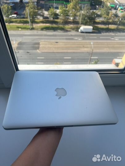 Apple MacBook Pro (retina, 13-inch, early 2015)