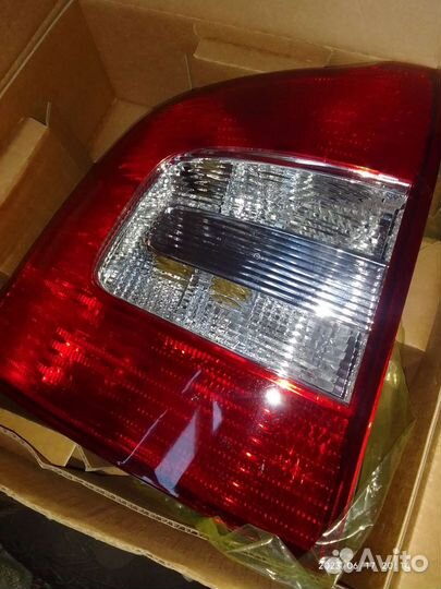 Задние фары на skoda rapid