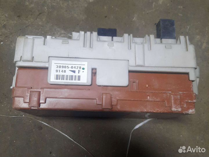 Блок предохранителей Mitsubishi lancer 9