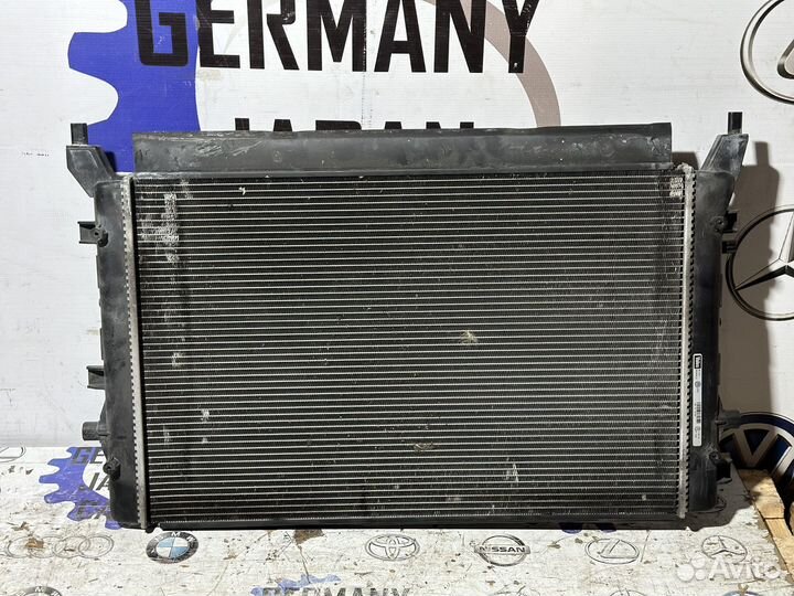 Радиатор основной двигателя Audi Golf Passat