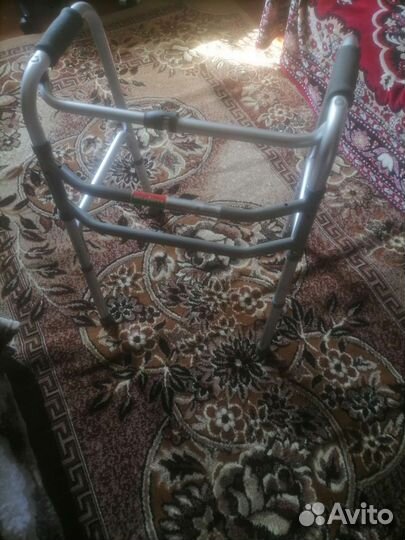 Ходунки для инвалидов