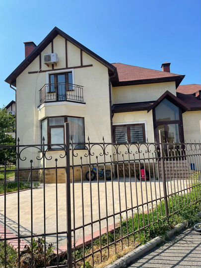 Дом 259 м² на участке 6,2 сот.