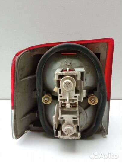 Фонарь задний правый Peugeot 405