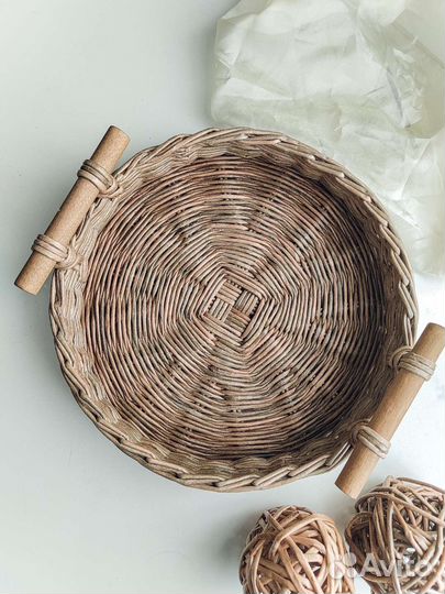 Поднос плетёный