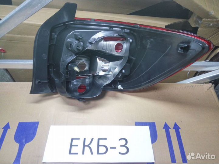 Левый фонарь Рено Логан