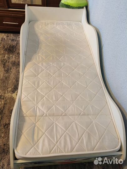 Кровать машина с матрасом