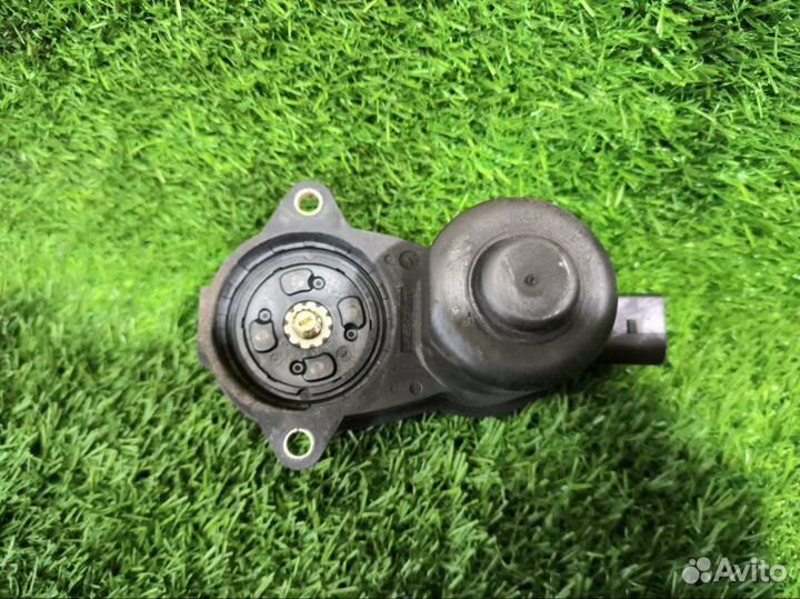 Мотор стояночного тормоза Audi A8 D4 cgwa 2011