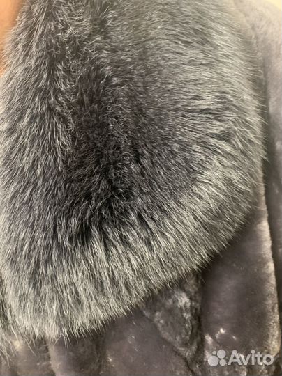 Шуба мутоновая с ворртником чернобурая лиса