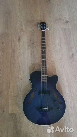 Бас гитара Yamaha BEX4 semi-hollow