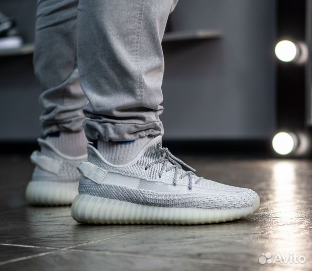 Кроссовки Adidas Yeezy 350 Boost v2