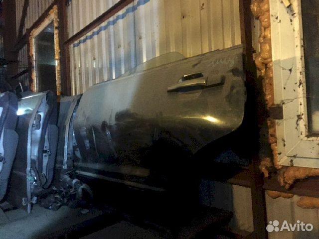 Дверь задняя левая Mitsubishi Diamante F41A чёрная