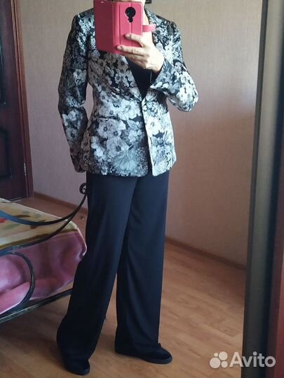 Шикарный пиджак zara 46 размер