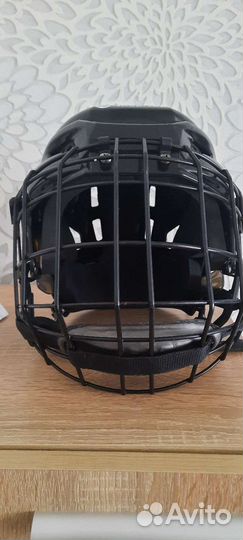 Шлем хоккейный