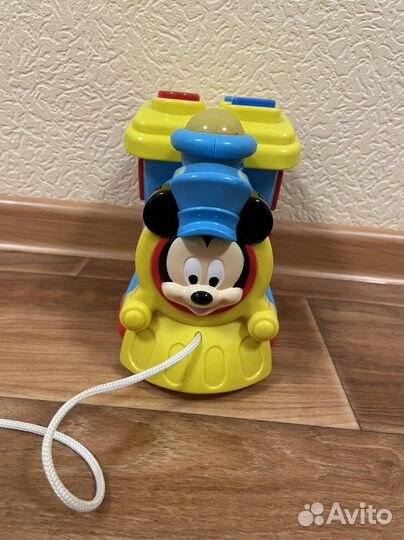 Паровозик-каталка Disney