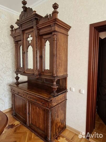 Старинный буфет