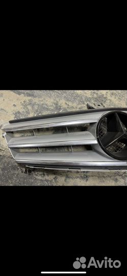 Решетка радиатора w204